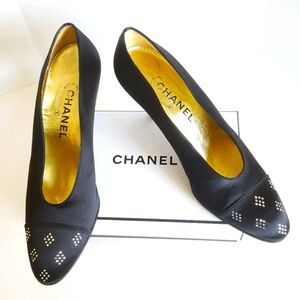 Chanel black satin pump-heels w/accent crystals EUC Vintage have been in storage